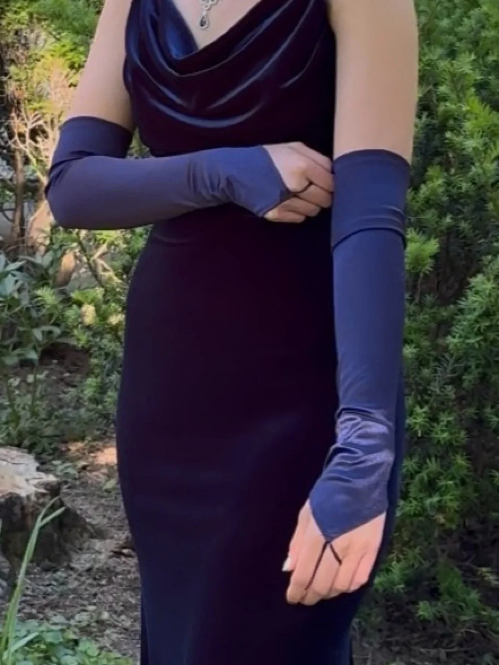 Women’s elbow length gloves